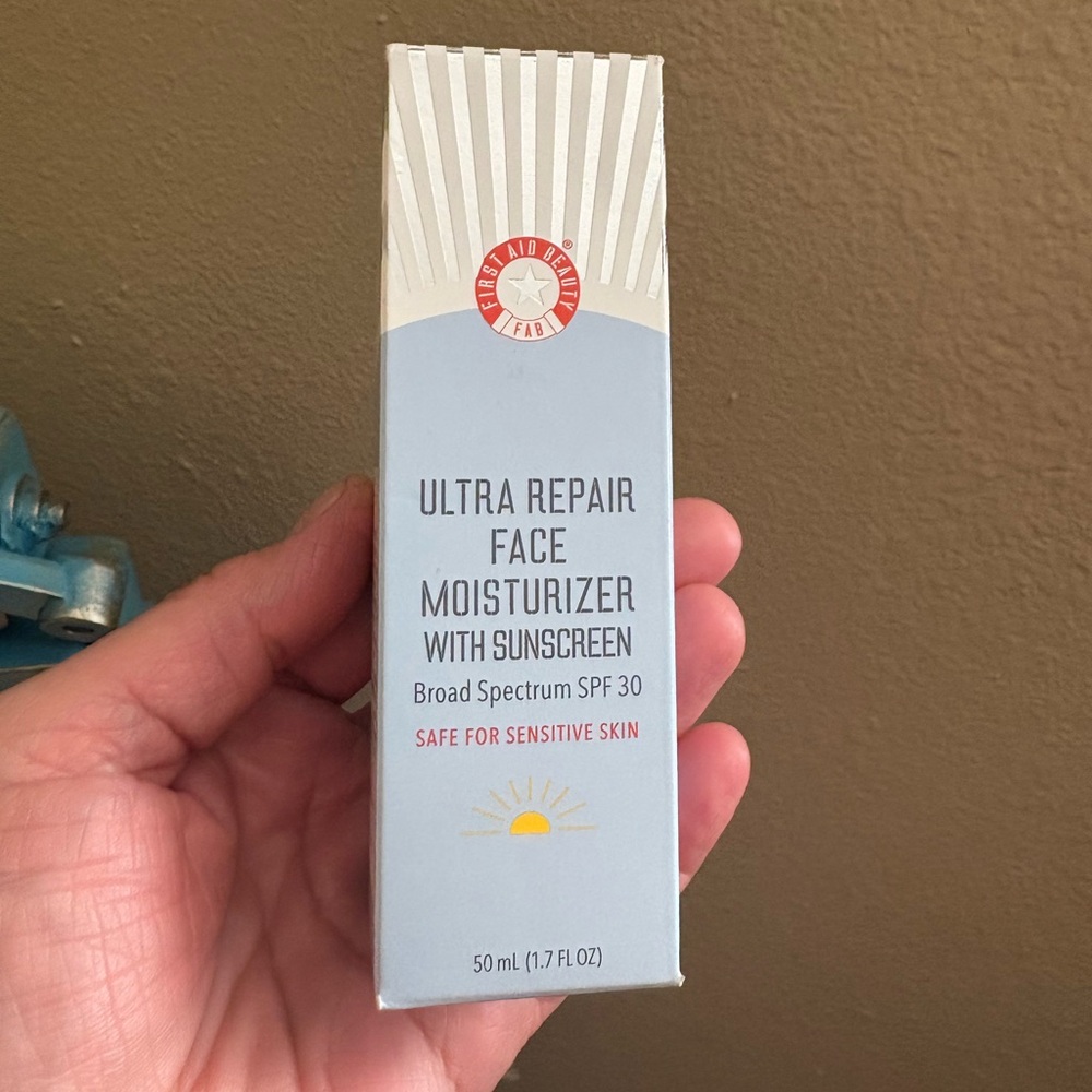 First Aid Beauty Ultra Repair Face Moisturizer with Sunscreen Brand New Unused. - Picture 7 of 7